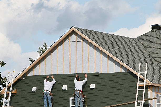 Professional Siding technician working in North Ridgeville, OH